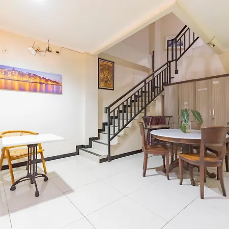 Reddoorz Near Botani Square Mall-3