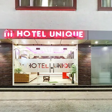 Itsy Hotels Unique - Near Railway Station-3