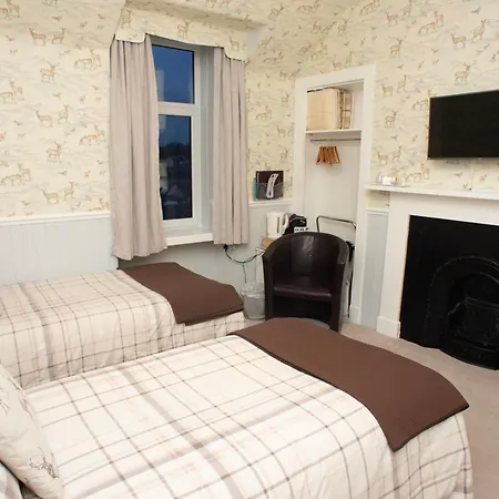 Dunvegan Bed & Breakfast-3