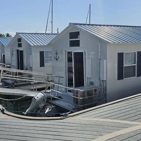 Yacht Haven-2