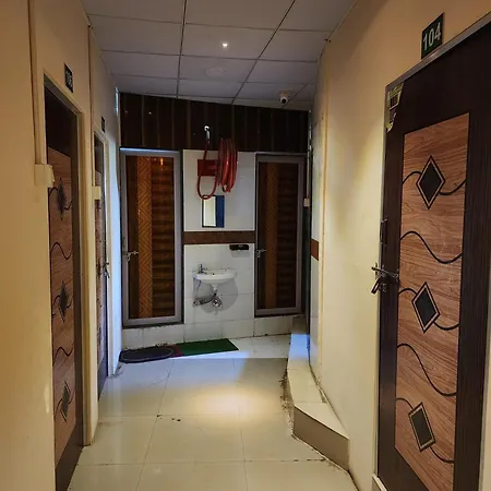 Hotel Diamond Ac Dormitory And Guest House-2