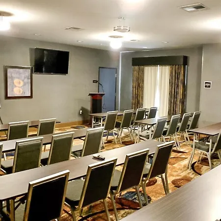 Del-Mar Airport Inn & Suites-2
