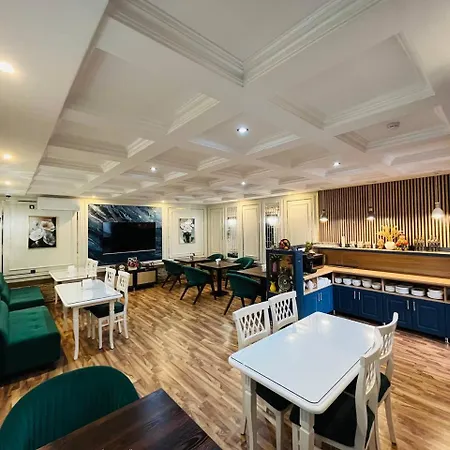 Sabrina Hotel-2