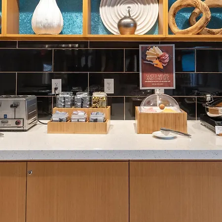Springhill Suites By Marriott Woodbridge-3