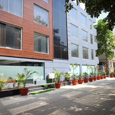 The Empire Rooms & Boutique Near Cyber City Gurgaon-3