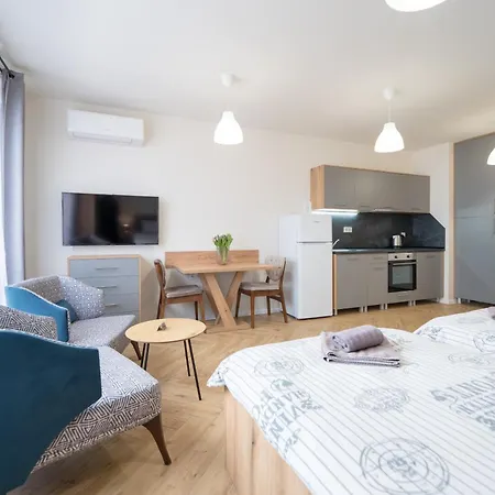 Wow Studios For Rent - Bul Montevideo 25A - B-3
