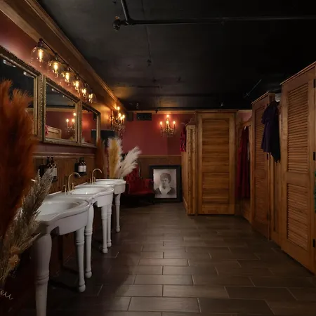 The Westerner - Extended Stay-3