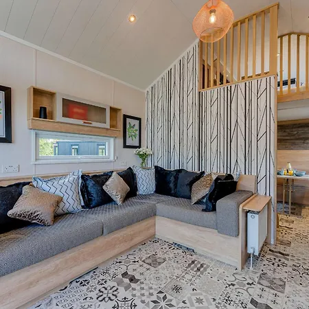 Hillside Cabin-2