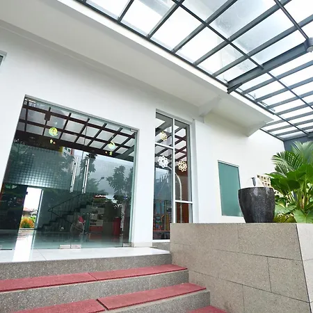 Front One Hotel Pasir Koja Bandung-2