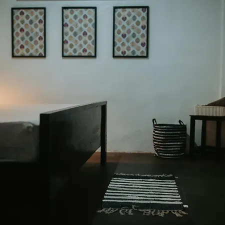 Everyday Sunday Hotel & Cafe-3