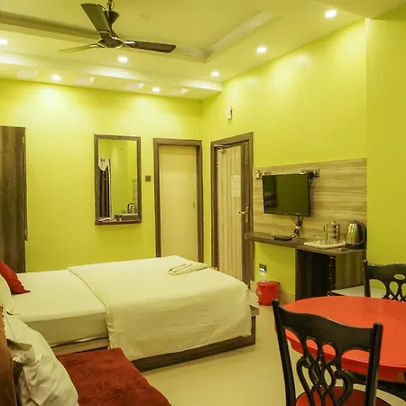 Hotel Shantinivas ! 2 Min From Tarapith Temple !-2