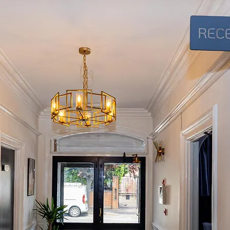 Woodford Hotel-2
