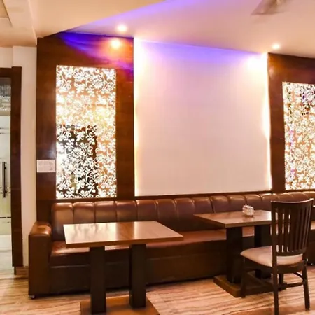 Hotel Grand In Near Vaishali Metro Station-2