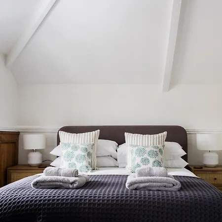 Leven Rye Sourdough Bakery & Rooms-3