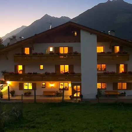 Hotel Garni Alpenhof-2
