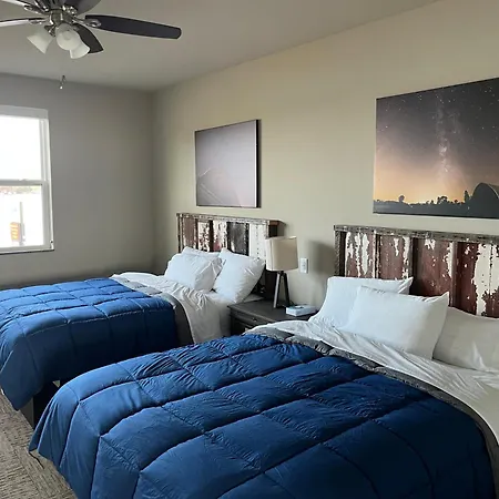 Luckys Lodge-2