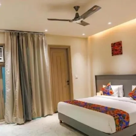 Hotel Global Corporate Noida-3
