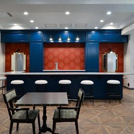 Hampton Inn & Suites Greensboro Downtown, Nc-3