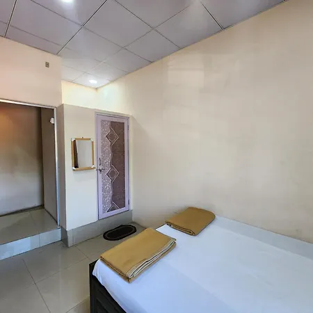 Hotel Diamond Ac Dormitory And Guest House-3