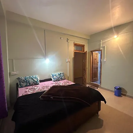 New Brahma Cafe Guest House-3