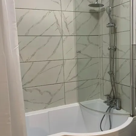 Cobbold Court Share Flat-3