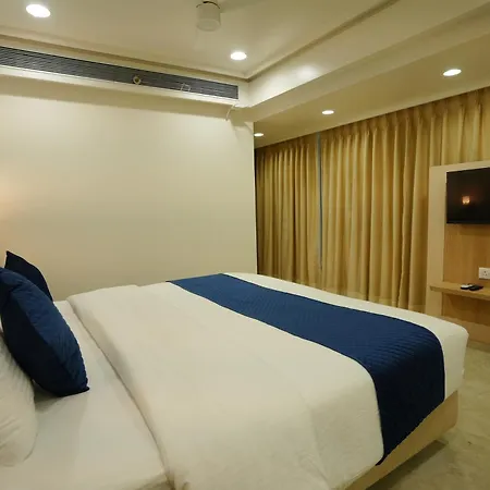 Hotel 6 Seasons, Koregoan Park, Pune-2