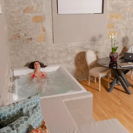 Five Suite Palermo Politeama- Luxury B&B & Jacuzzi-2