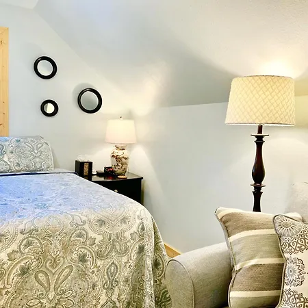 The Torch Lake Bed And Breakfast-2