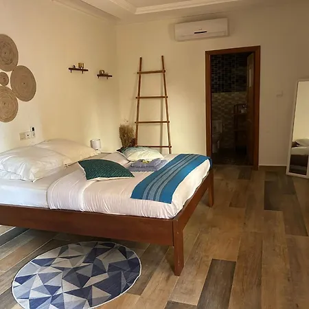 L'Oasis Guesthouse-3