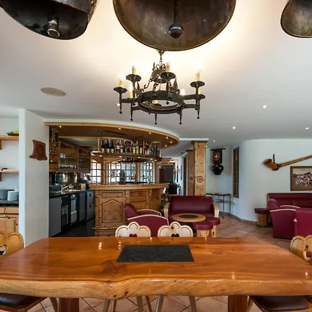 Alpe Fleurie Hotel & Restaurant-3