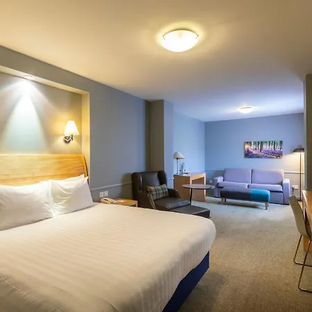 Holiday Inn Guildford By Ihg-3