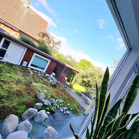 Guesthouse 'Blue House' In Vintage Villa&Garden-3