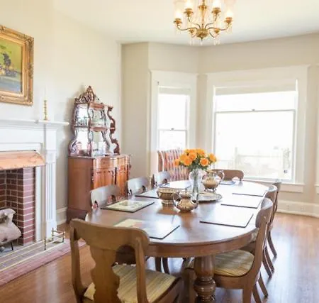 Clifton House - Big River North - Queen Suite, Mississippi River Views-3