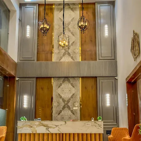 Hotel Crown Savoy, Near Railway Station & Guru Nanak Dev University-3