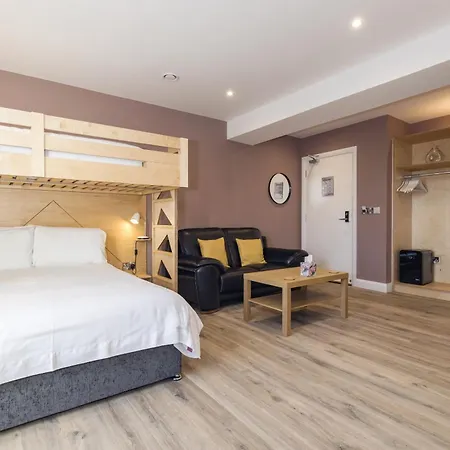 Port 56 Guesthouse-3