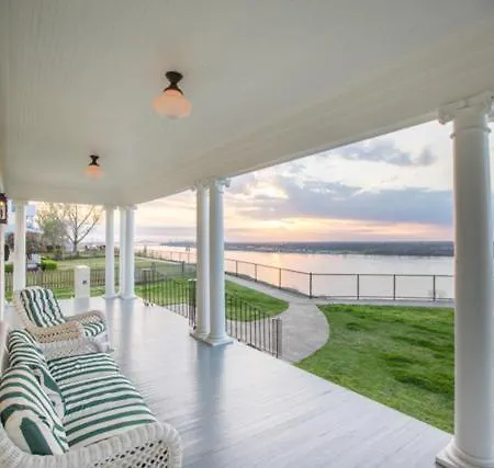 Clifton House - Panorama - Queen Suite, Sleeps 4, River Views-3