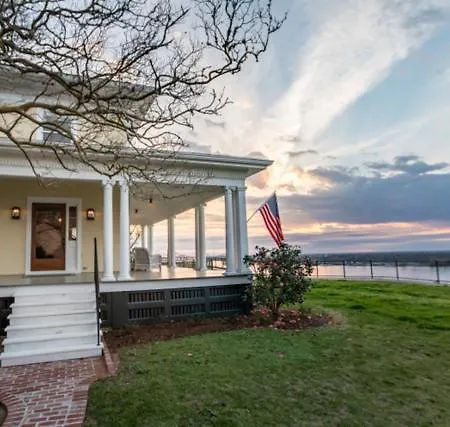 Clifton House - Panorama - Queen Suite, Sleeps 4, River Views-2
