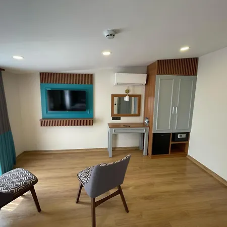 Lynda Hotel-2
