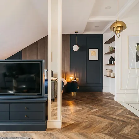Central Palace-3