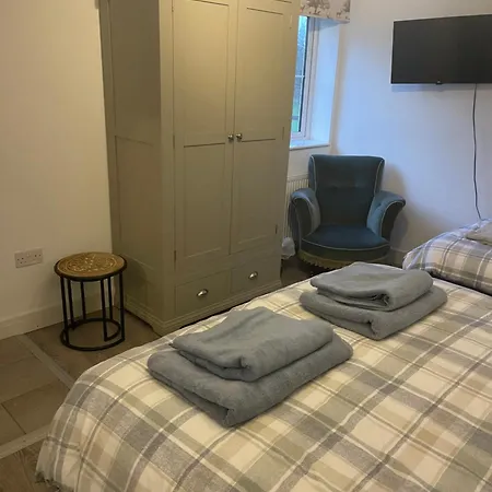 Apple Barn Guest House-2