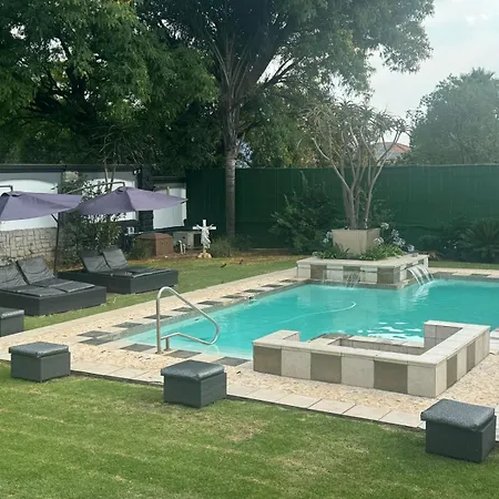Africa Paradise - Or Tambo Airport Boutique Hotel-2