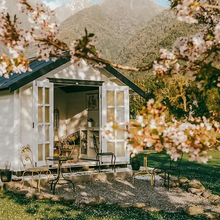 Rocky Creek Shepherds Hut-3