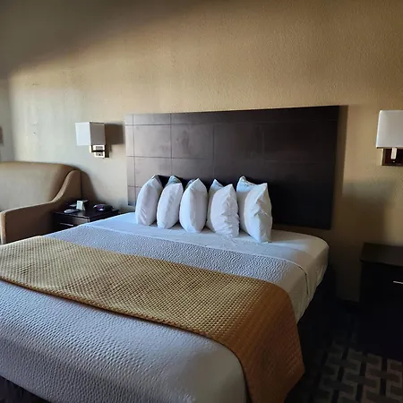 Days Inn By Wyndham Baytown East-2