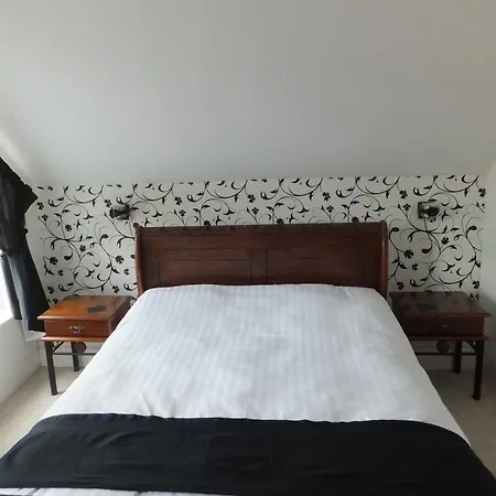 Grove Guest House-3