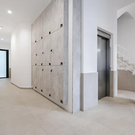 Feelathome Castilla Apartments-3