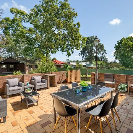 Mapleton Park Cottage-2
