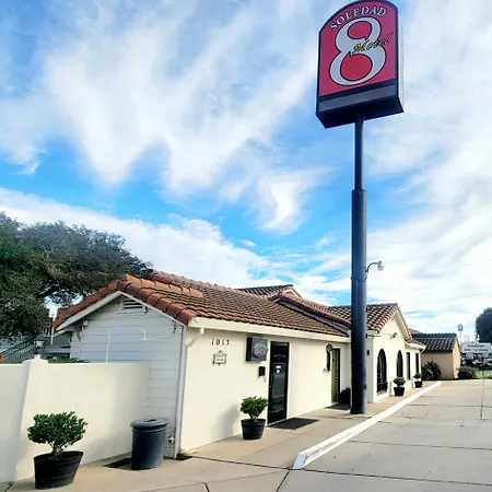 Motel 8 Soledad-3