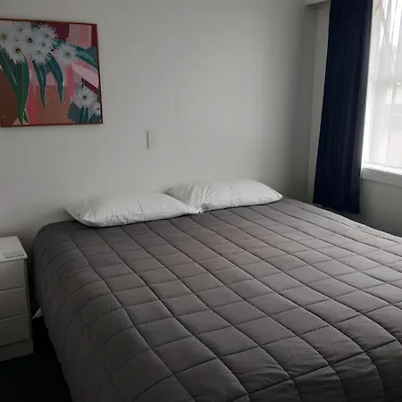 Queens Park Motels-2