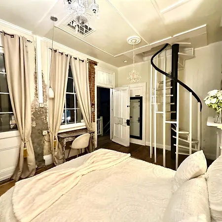 Fleur De Lis Mansion-2