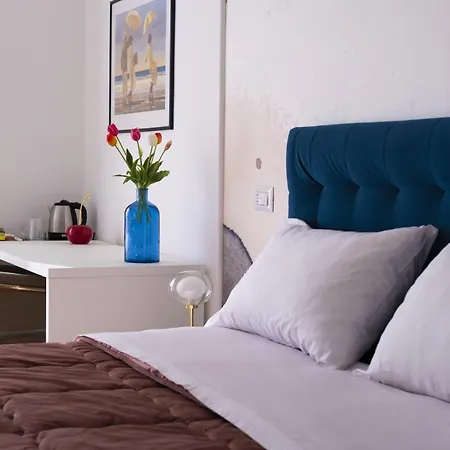 Cas' A Mare - Beachfront Luxury Suites-3